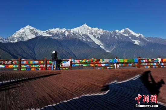 债权债务云南梅里雪山破垃圾围困之殇 12天清理垃圾150吨