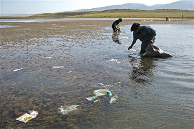 债权债务青海湖的垃圾之殇:环卫工劝阻扔垃圾常挨骂